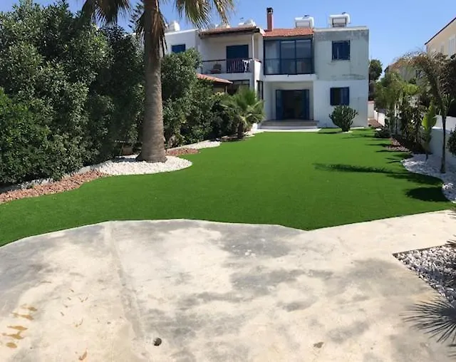 פרבוליה Beach Front Periyiali Gardens 0*, פריווליה