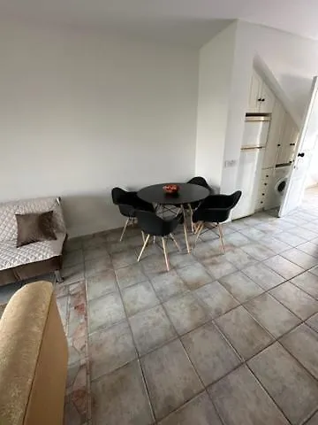 דירה פרבוליה Beach Front Periyiali Gardens קפריסין